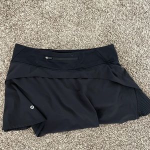Black lulu lemon skirt